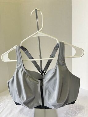 Victoria Secret’s Front Zip Sports Bra - Gray Sz 38DD